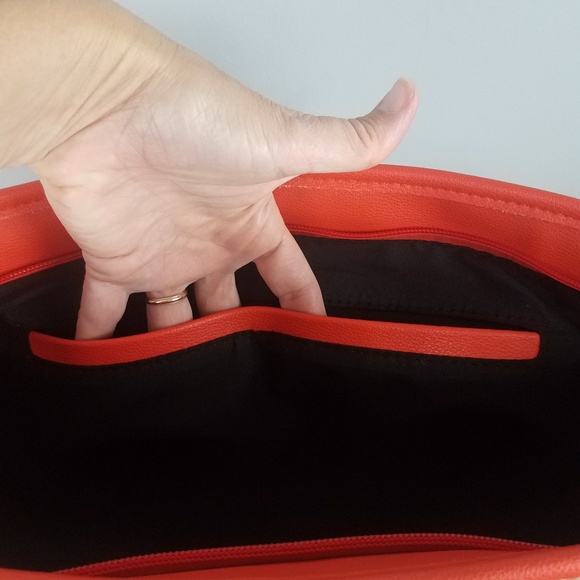 NWT Izzy & Ali Orange Vegan Tote - Picture 7 of 8
